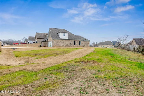 $368,000 | 7693 Ridgefield Drive, Horn Lake, MS 38637