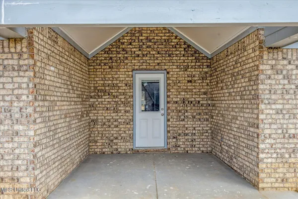 $368,000 | 7693 Ridgefield Drive, Horn Lake, MS 38637