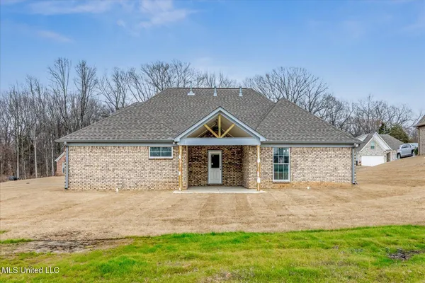 $368,000 | 7693 Ridgefield Drive, Horn Lake, MS 38637