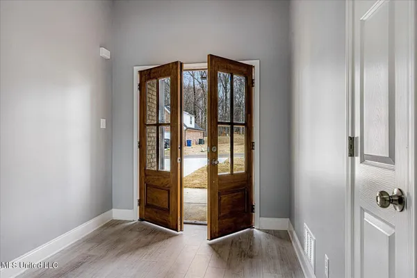 $368,000 | 7693 Ridgefield Drive, Horn Lake, MS 38637