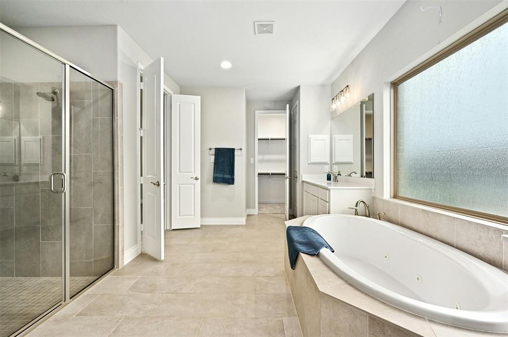 132 Santa Maria Street Georgetown, TX 78628 - Photo 18 of 36 Primary bathroom
