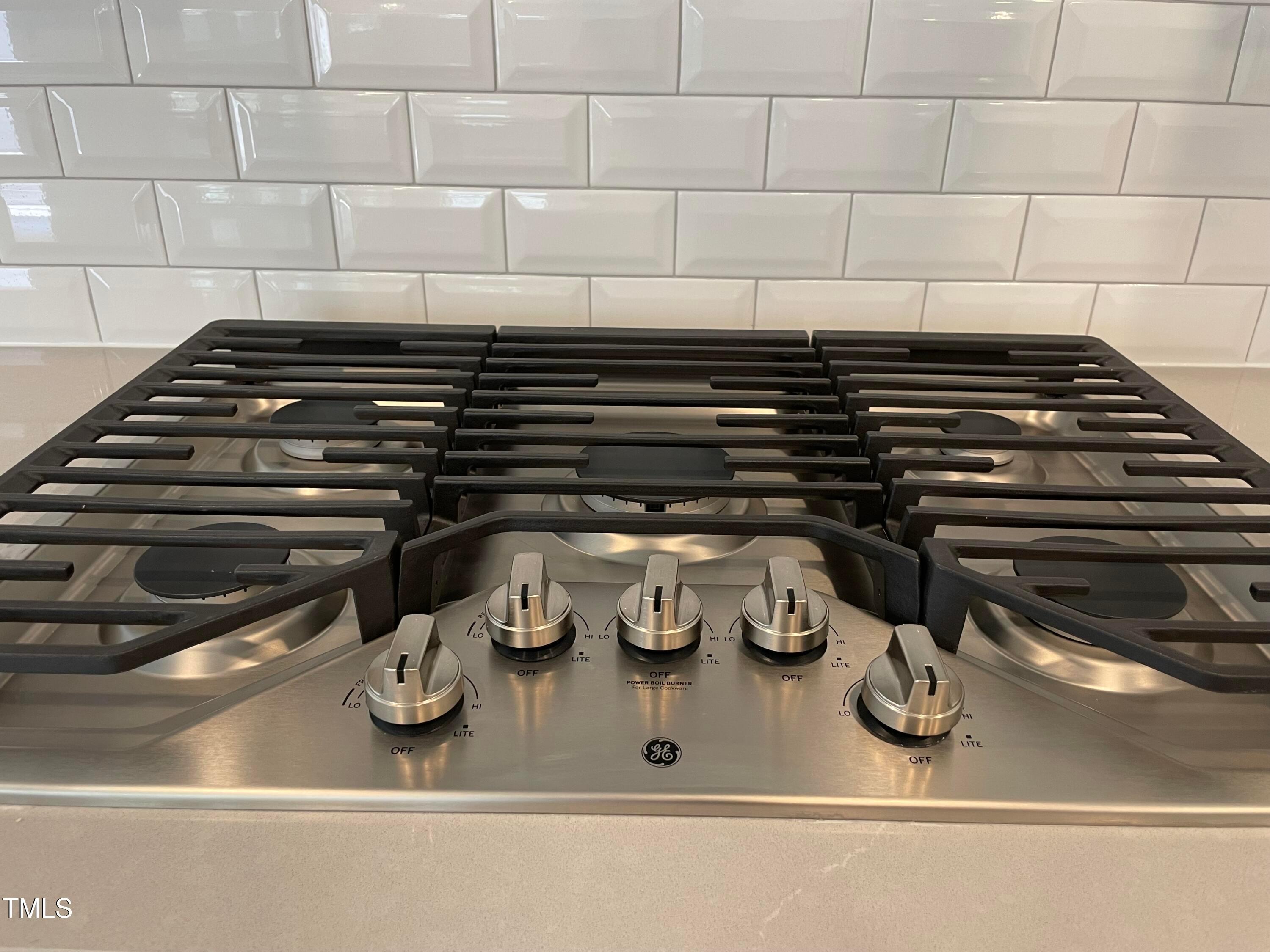 308 Edge Of Auburn Boulevard Raleigh, NC 27610 - Photo 11 of 23 a close view of stove