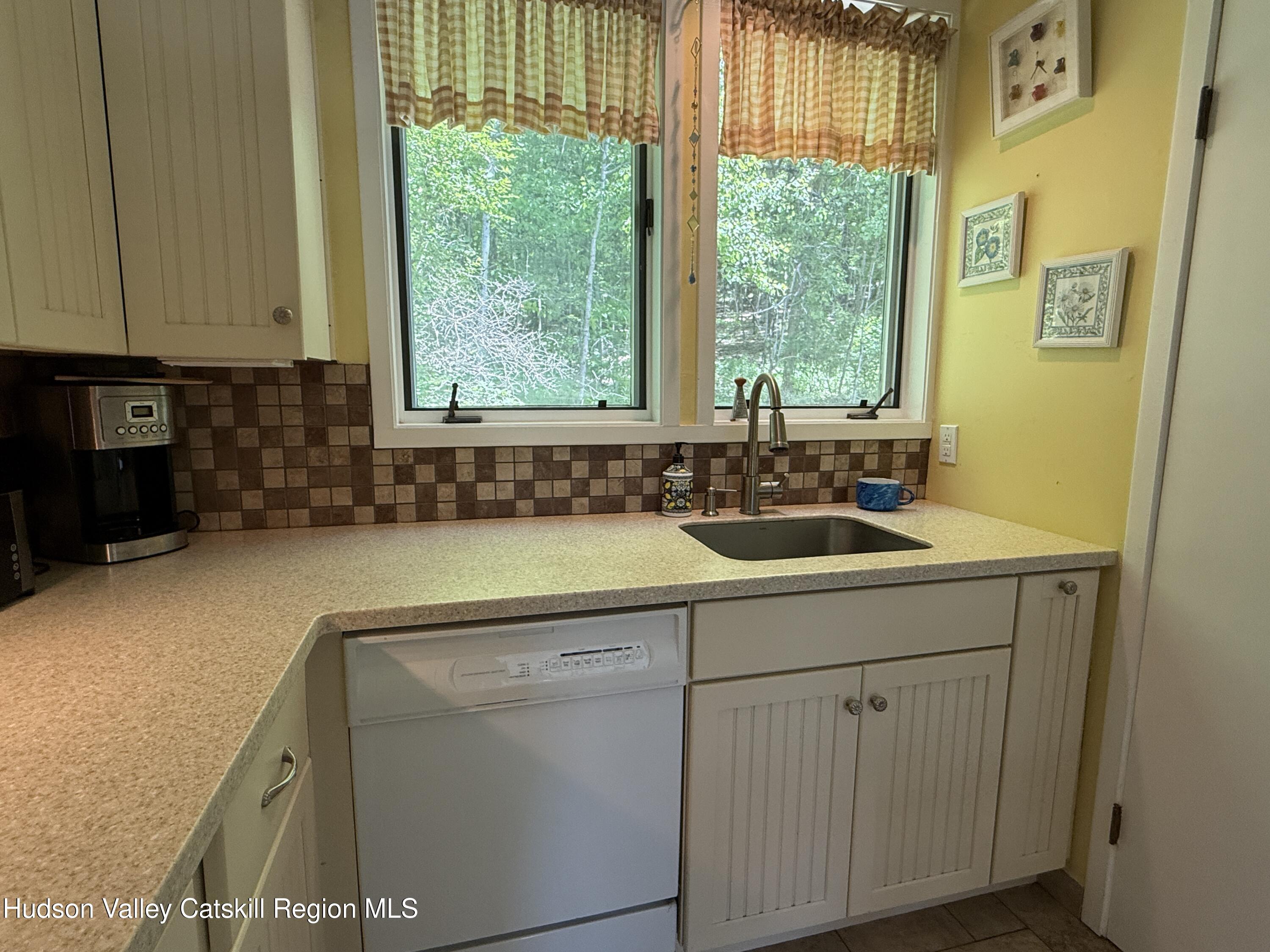260 Pines Drive, Unit 810 Roxbury, NY 12421 - Photo 11 of 44 9IMG_3497