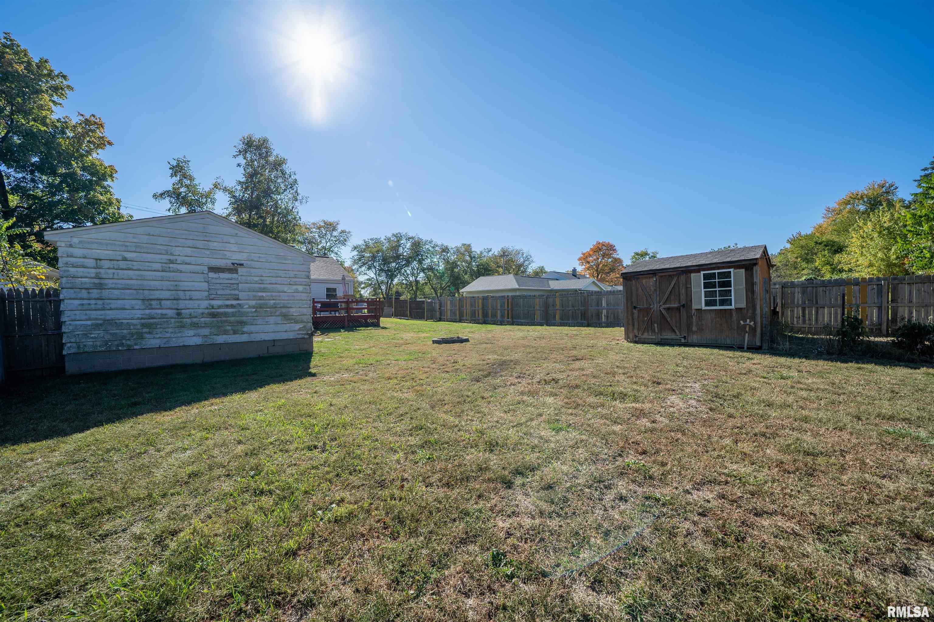 5221 West Cisna Road Peoria, IL 61607 - Photo 17 of 21 Gallery Image 17