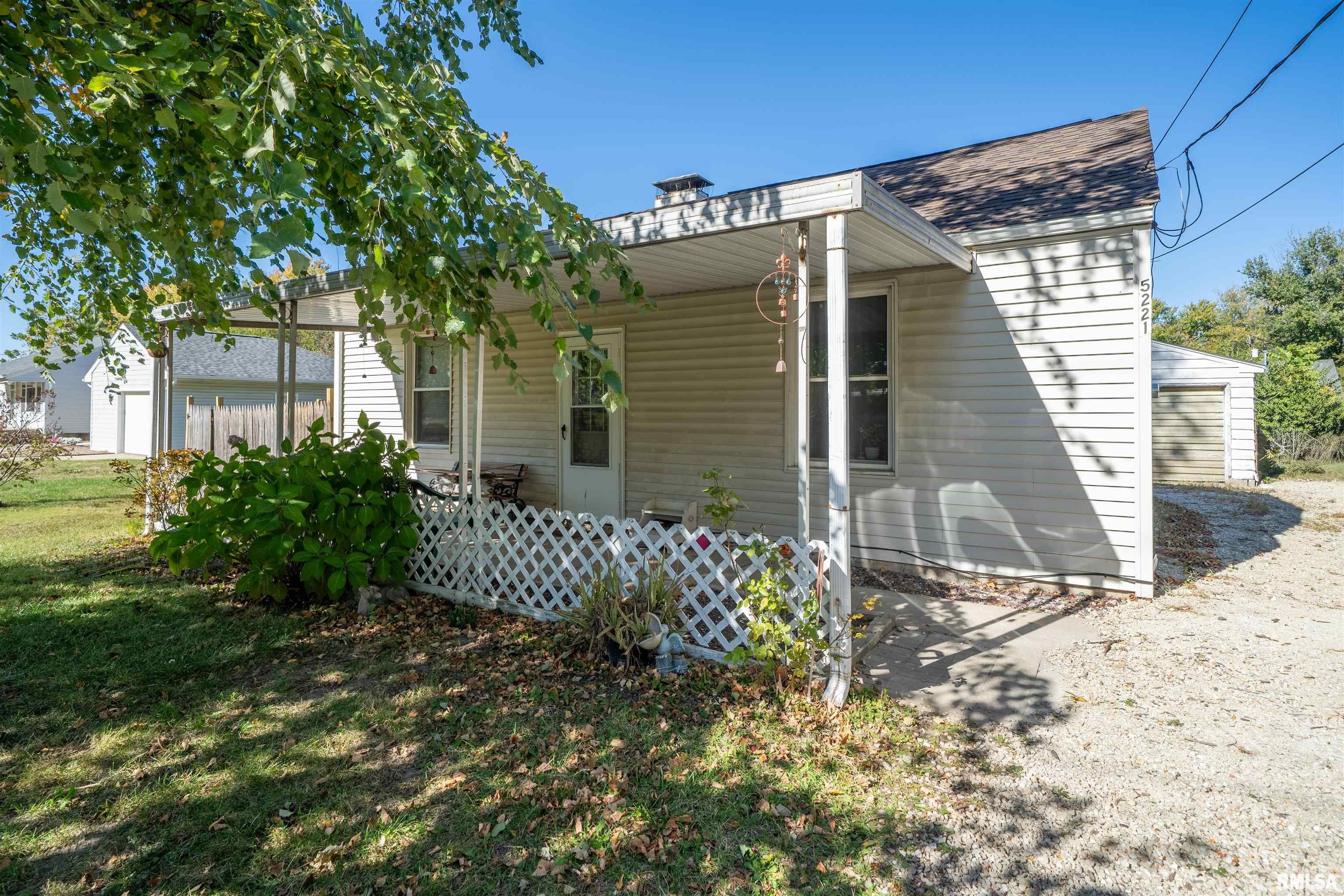 5221 West Cisna Road Peoria, IL 61607 - Photo 2 of 21 Gallery Image 2