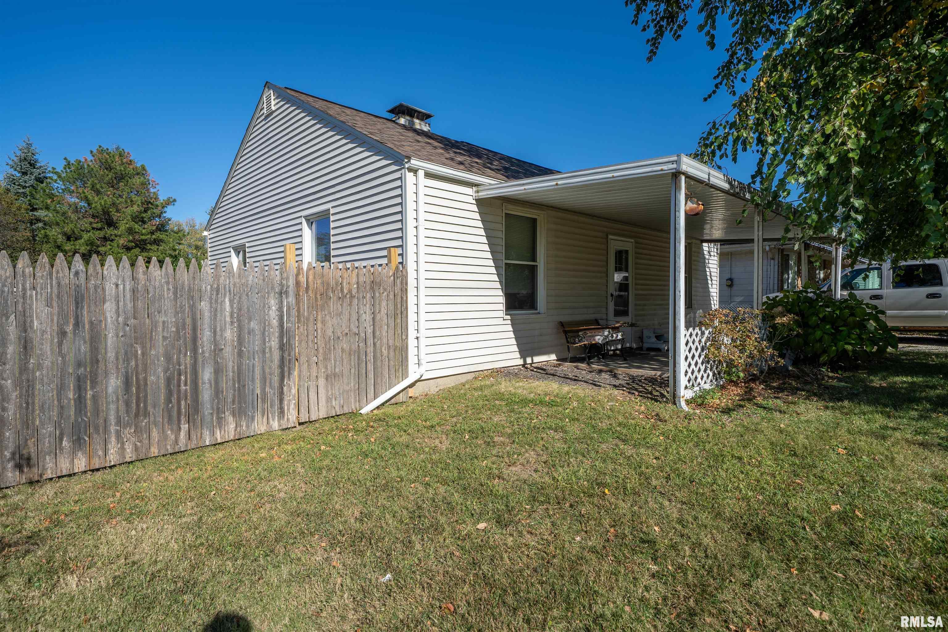 5221 West Cisna Road Peoria, IL 61607 - Photo 3 of 21 Gallery Image 3