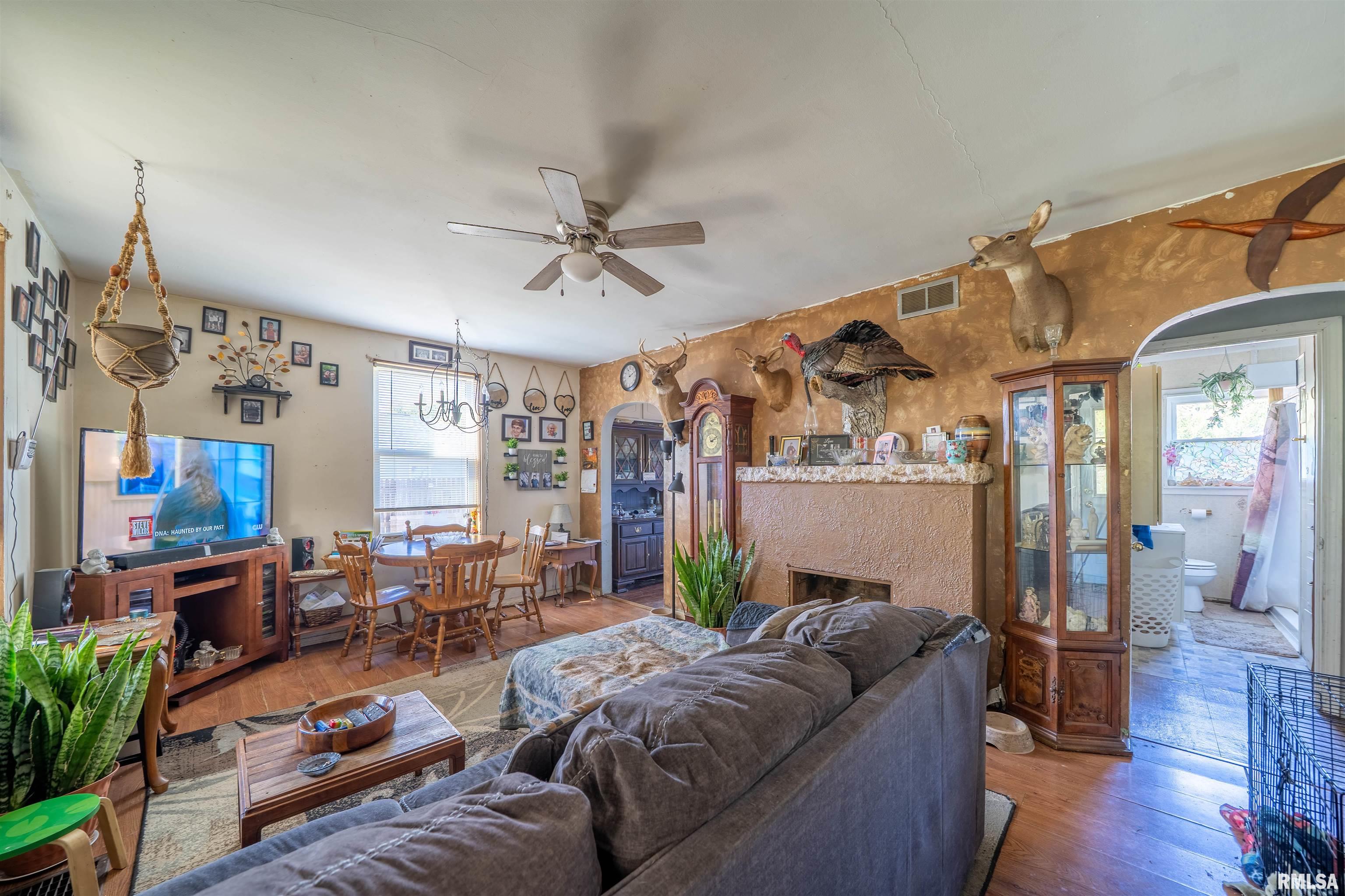 5221 West Cisna Road Peoria, IL 61607 - Photo 4 of 21 Gallery Image 4