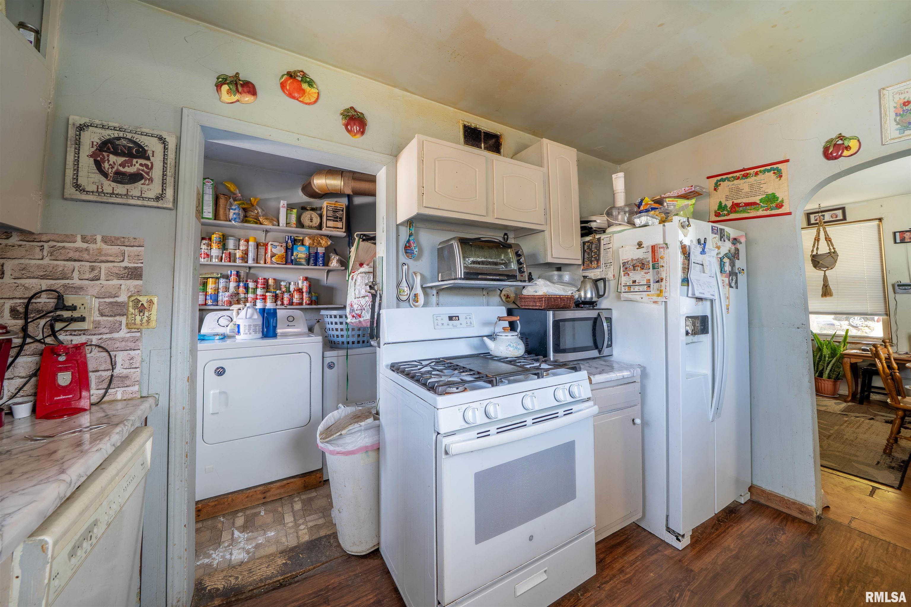 5221 West Cisna Road Peoria, IL 61607 - Photo 9 of 21 Gallery Image 9