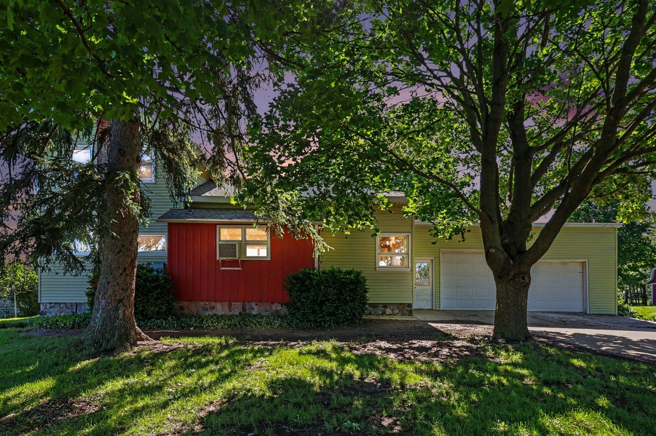 6923 Young Road Bellevue, MI 49021 - Photo 2 of 36