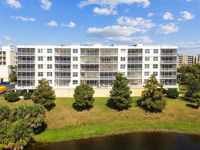 $320,000 | 1200 Country Club Drive, Unit 2405, Largo, FL 33771