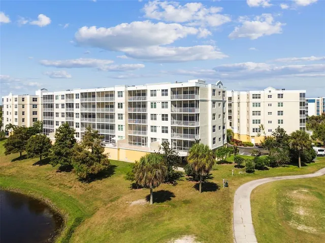 $320,000 | 1200 Country Club Drive, Unit 2405, Largo, FL 33771