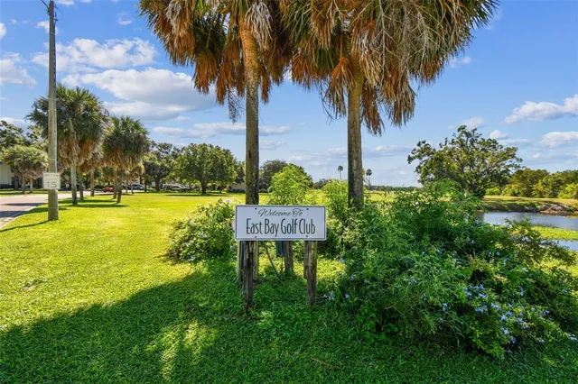 $320,000 | 1200 Country Club Drive, Unit 2405, Largo, FL 33771