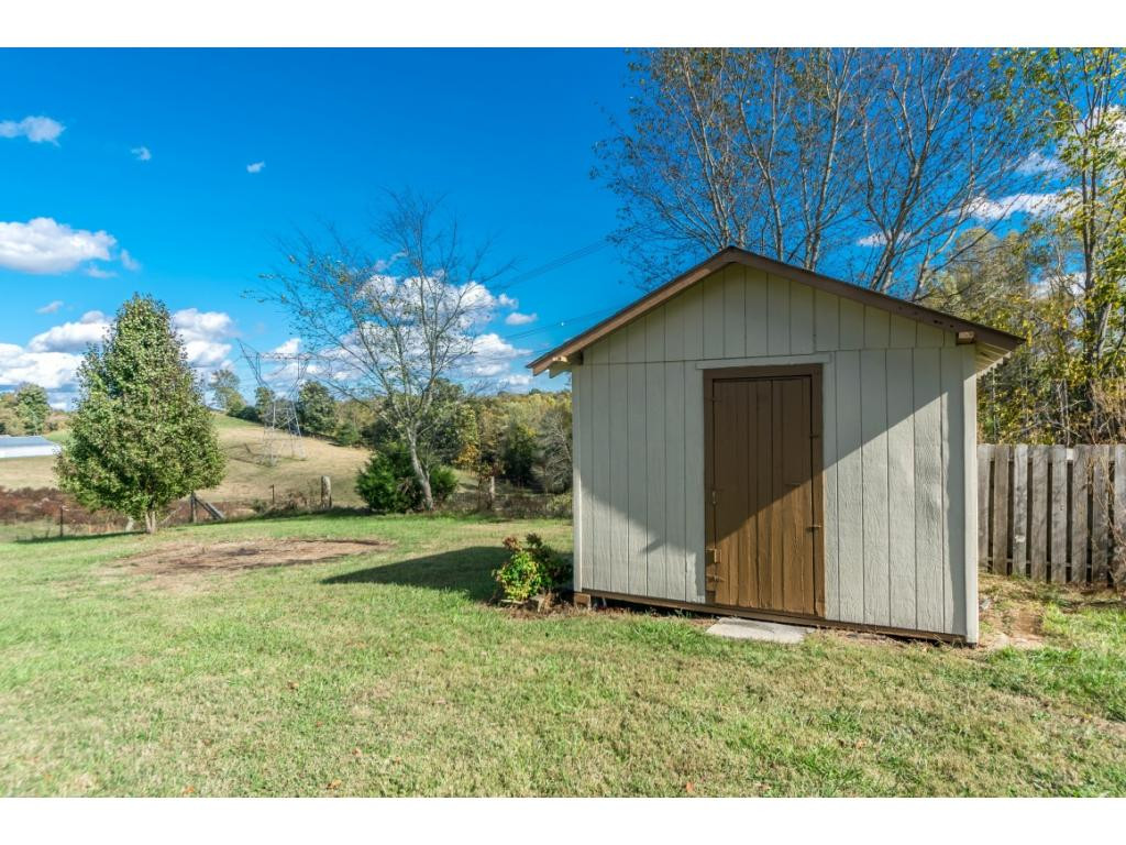 634 Old Stage Road Johnson City, TN 37615 - Photo 17 of 19 Photo 17