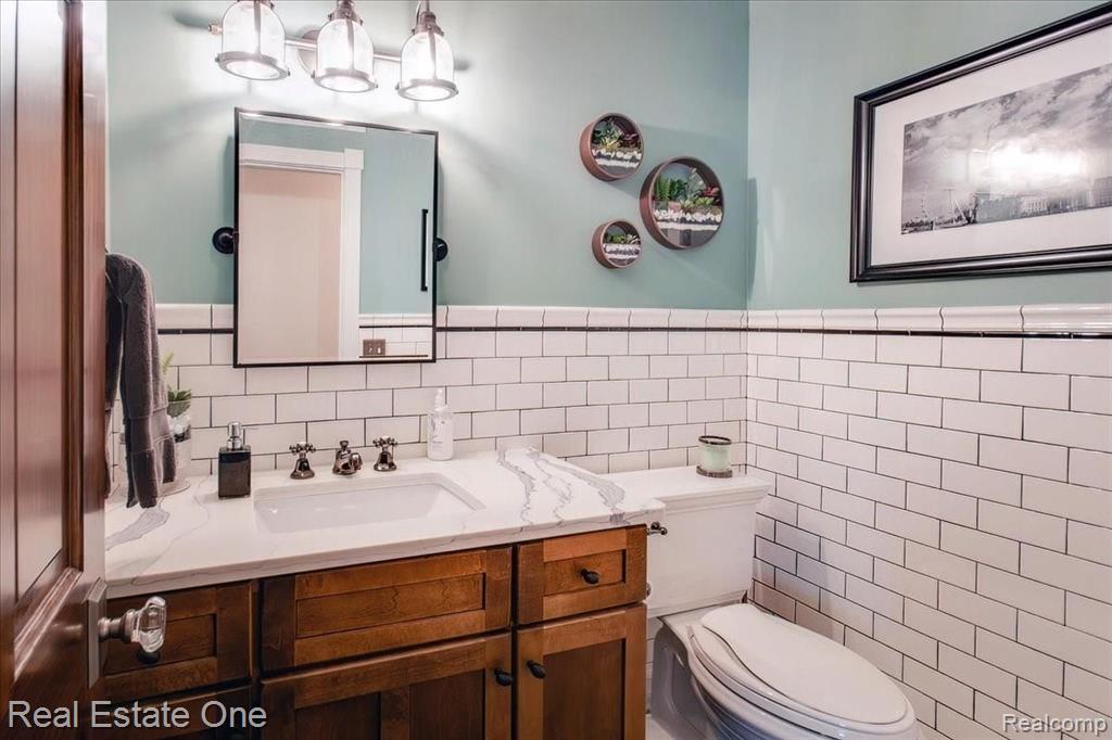 451 Lake Forest Road Rochester Hills, MI 48309 - Photo 33 of 97