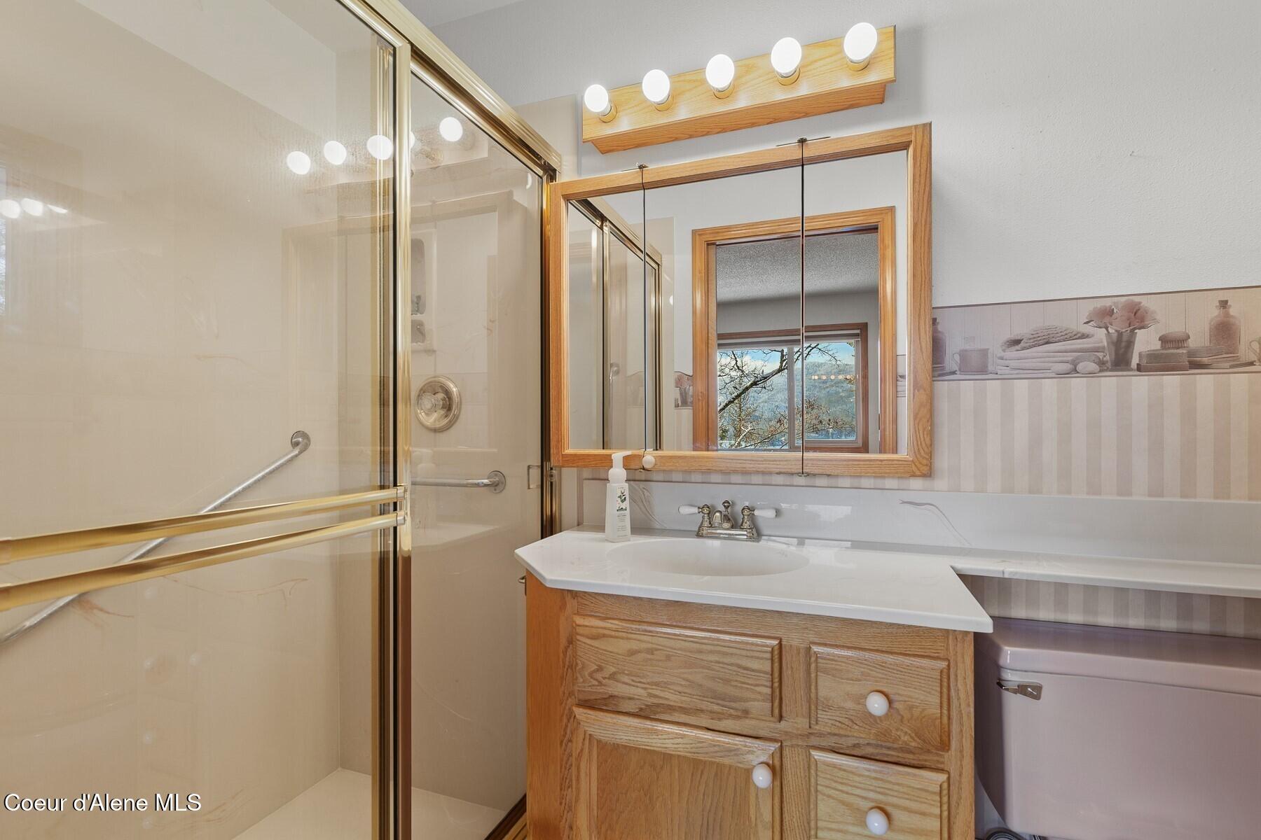 5977 East McMahon Road Hayden, ID 83835 - Photo 22 of 39 Main Floor Bathroom