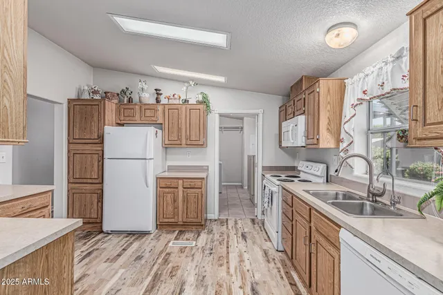 $125,900 | 2233 East Behrend Drive, Unit 162, Phoenix, AZ 85024