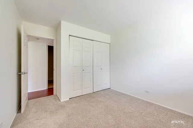 $269,000 | 1251 Williamsburg Drive, Unit D1, Schaumburg, IL 60193