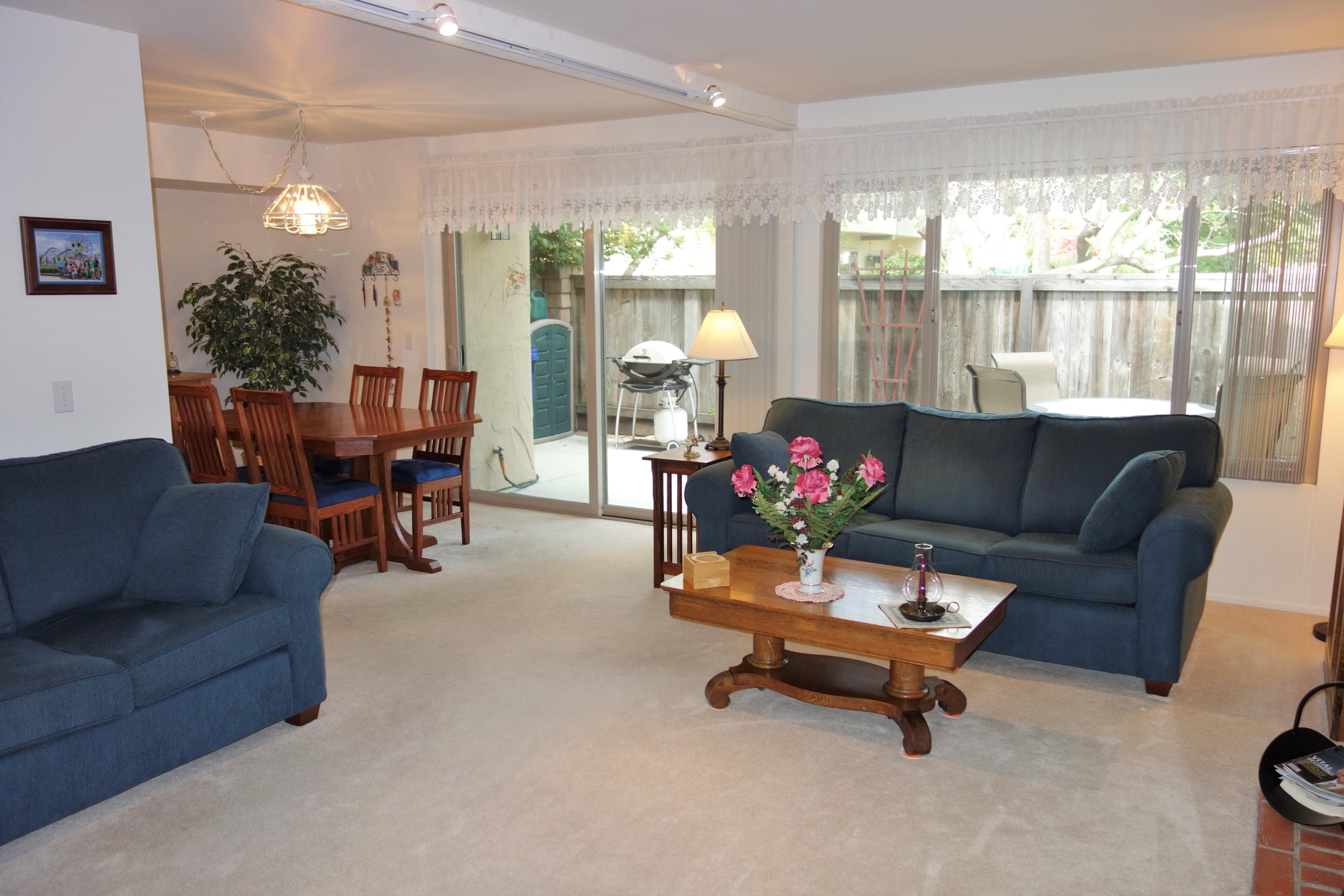 65 North San Marcos Road, Unit B Santa Barbara, CA 93111 - Photo 3 of 22 Living towards Dining