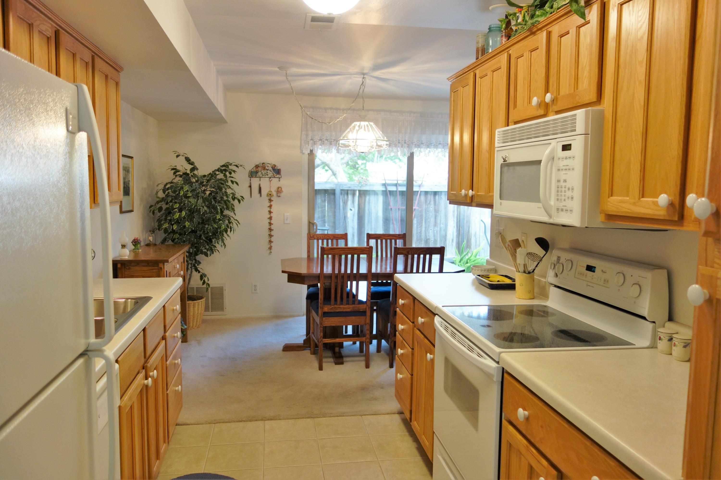 65 North San Marcos Road, Unit B Santa Barbara, CA 93111 - Photo 7 of 22 Kitchen towards Dining