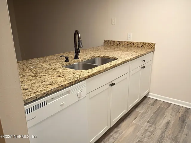 a close view of sink and tap