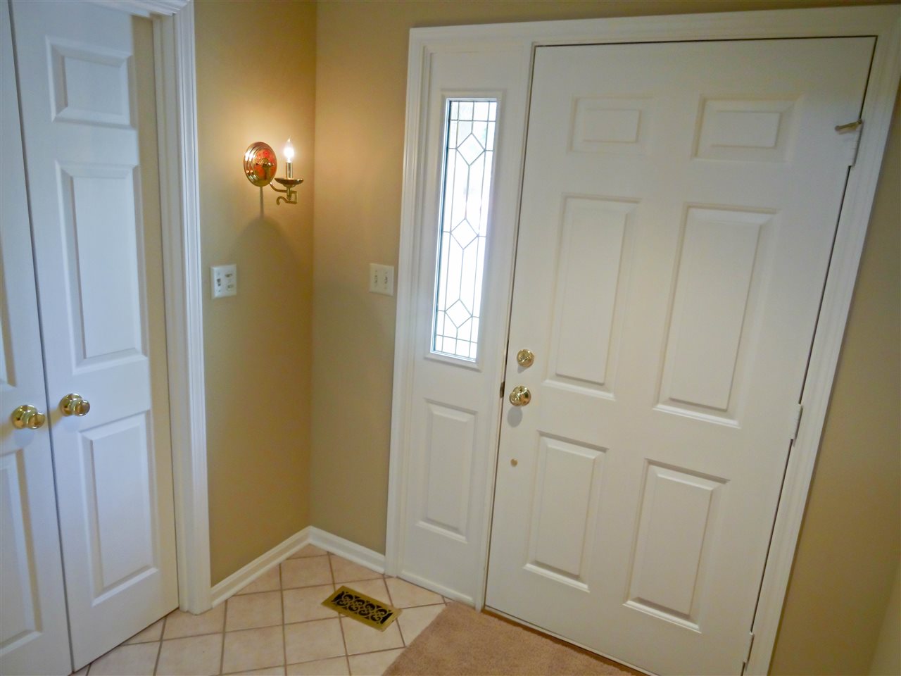 5517 Timberlake Court Evansville, IN 47710 - Photo 2 of 22 Gallery Image 2