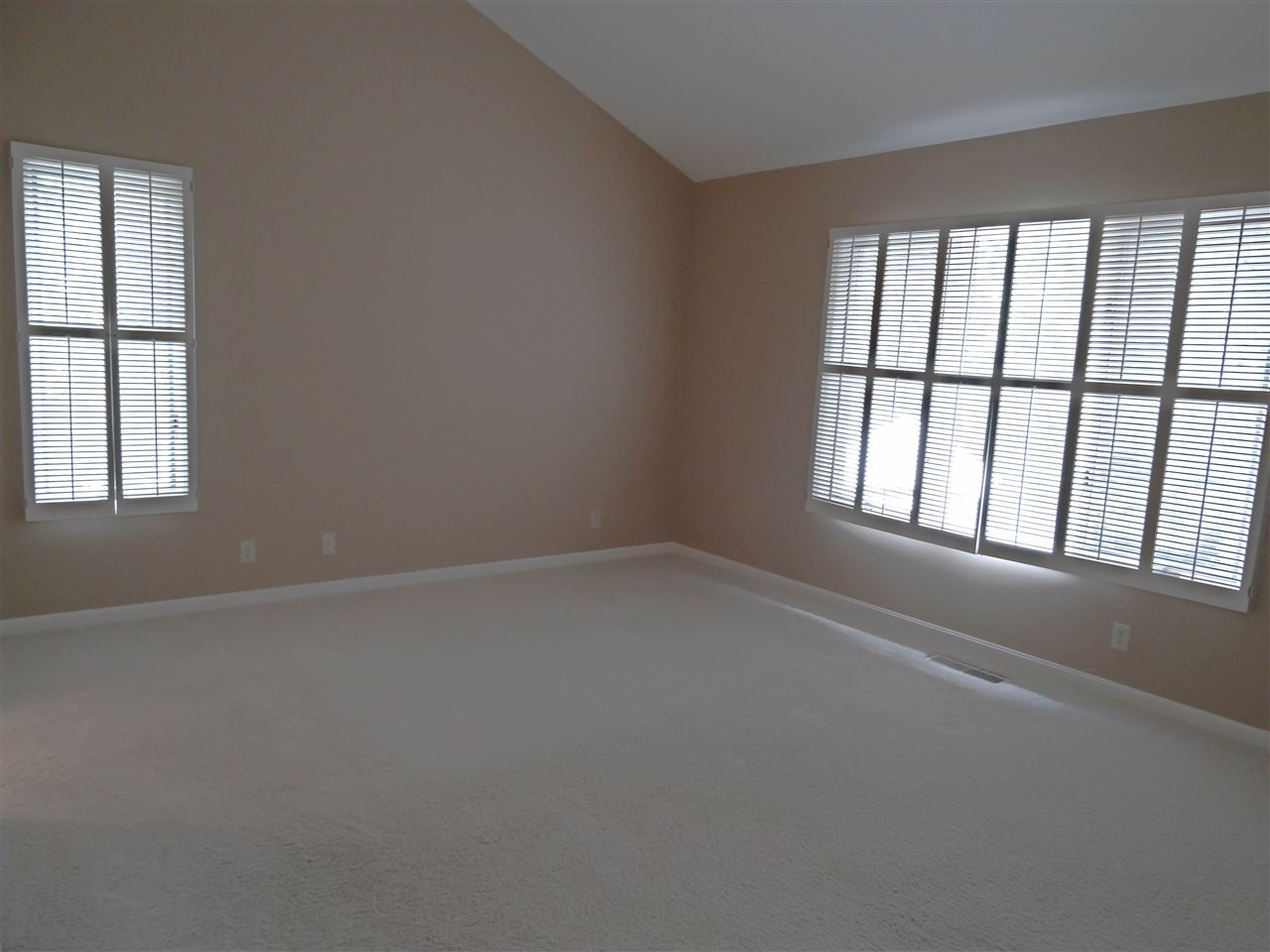 5517 Timberlake Court Evansville, IN 47710 - Photo 14 of 22 Gallery Image 14
