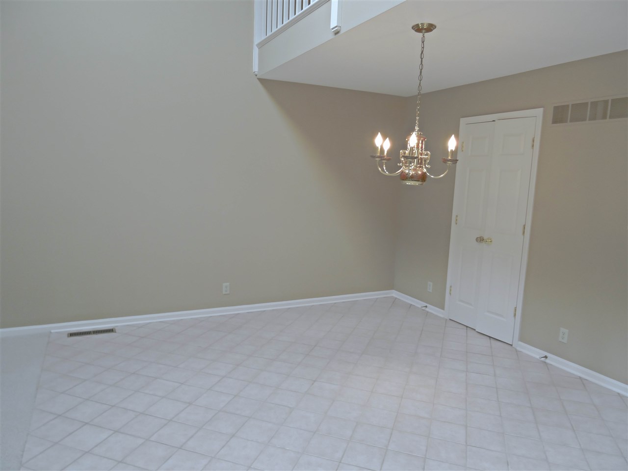 5517 Timberlake Court Evansville, IN 47710 - Photo 4 of 22 Gallery Image 4
