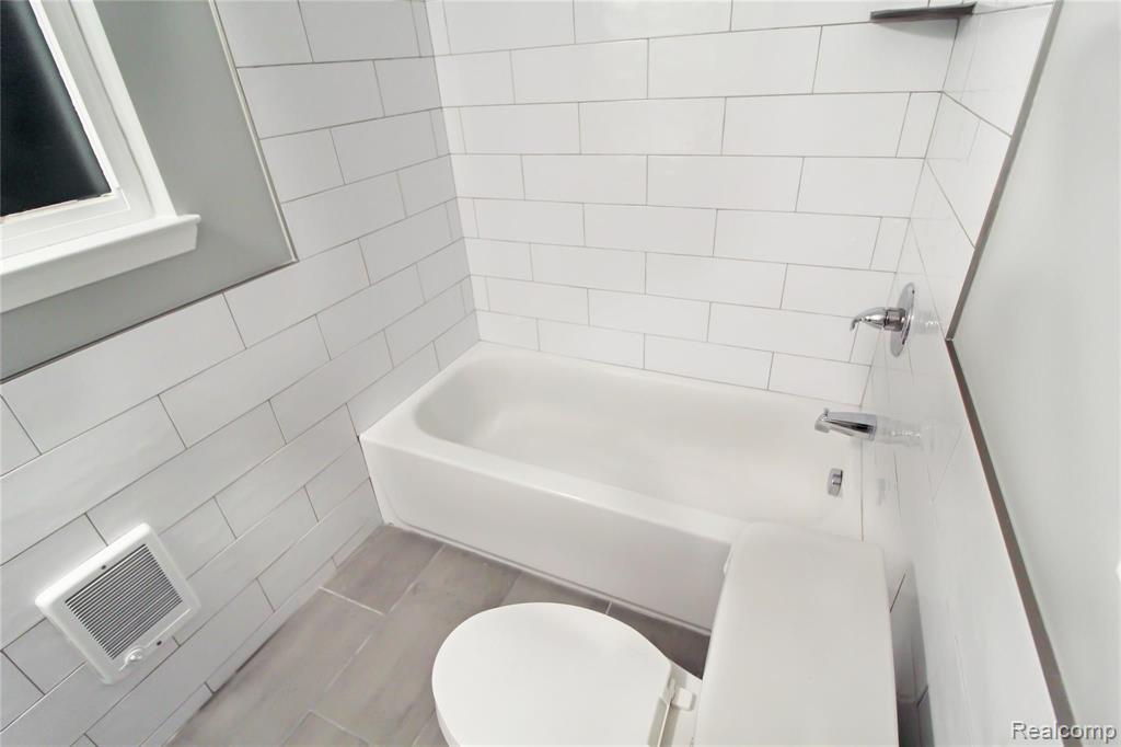 24024 Hall Road, Unit 4 Clinton Township, MI 48036 - Photo 9 of 13
