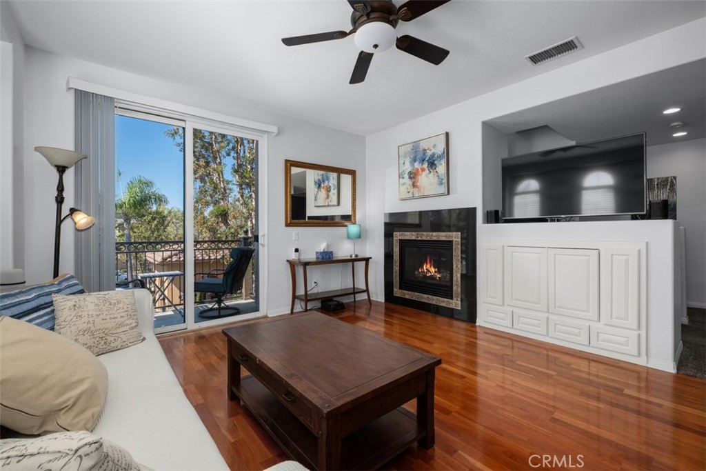 35 Viburnum Way Ladera Ranch, CA 92694 - Photo 6 of 32 Living Room w/Fireplace