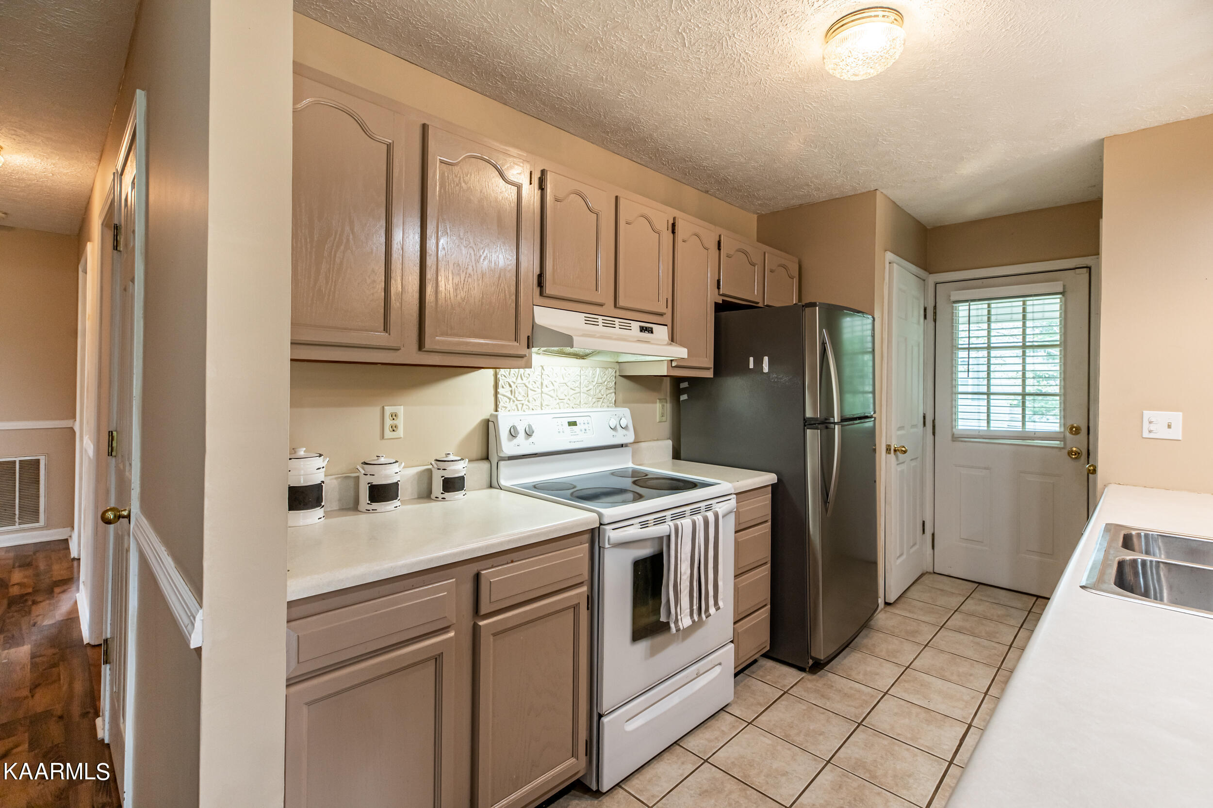 903 Cross Valley Road La Follette, TN 37766 - Photo 9 of 28 903 Cross Valley Rd-17