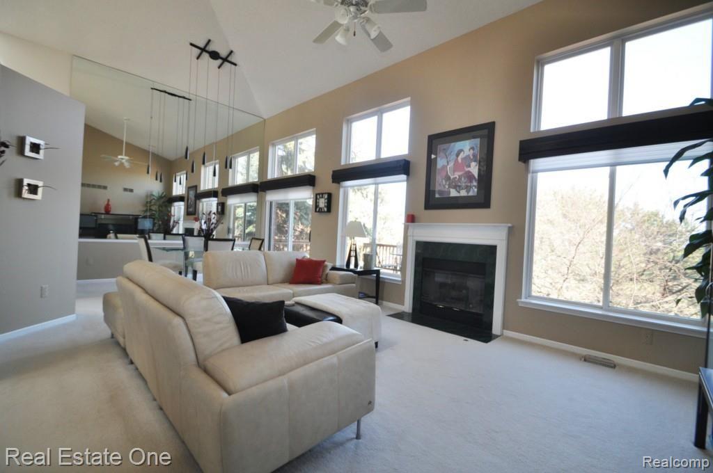 3105 Silverbrook Drive Rochester, MI 48306 - Photo 4 of 25 4.JPG