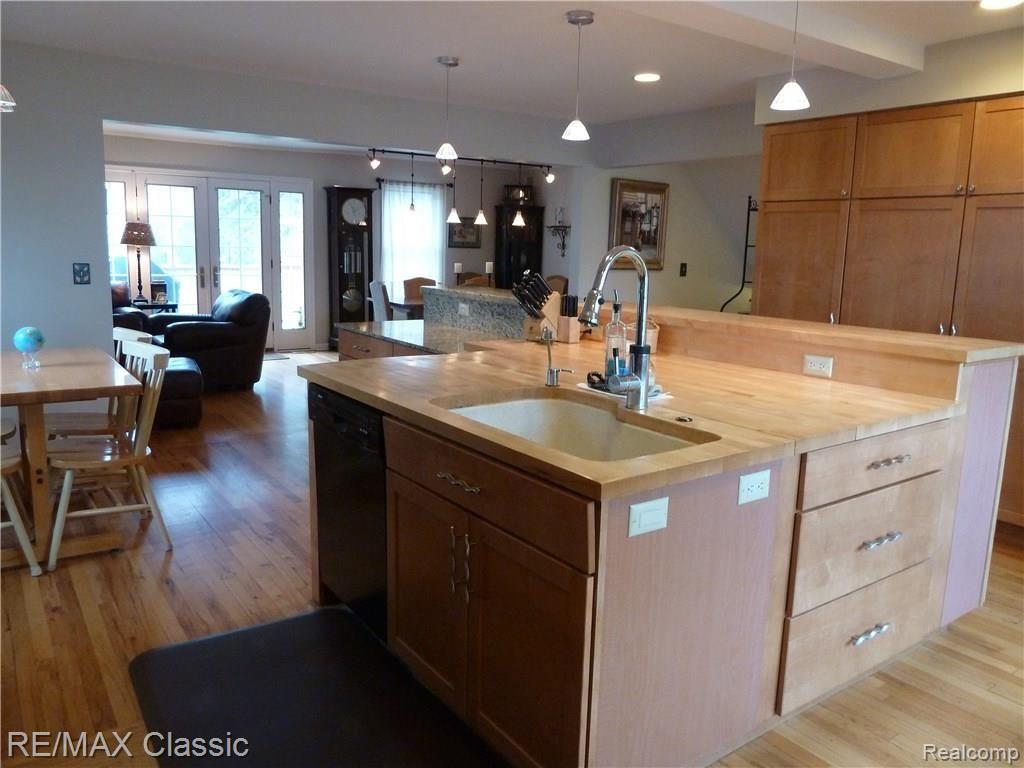 7446 Franklin Ridge Way West Bloomfield, MI 48322 - Photo 7 of 41 P1050268.JPG