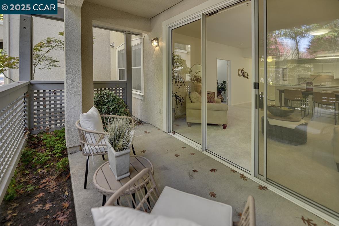 1840 Tice Creek Drive, Unit 2110 Walnut Creek, CA 94595 - Photo 10 of 43 a bathroom with shower