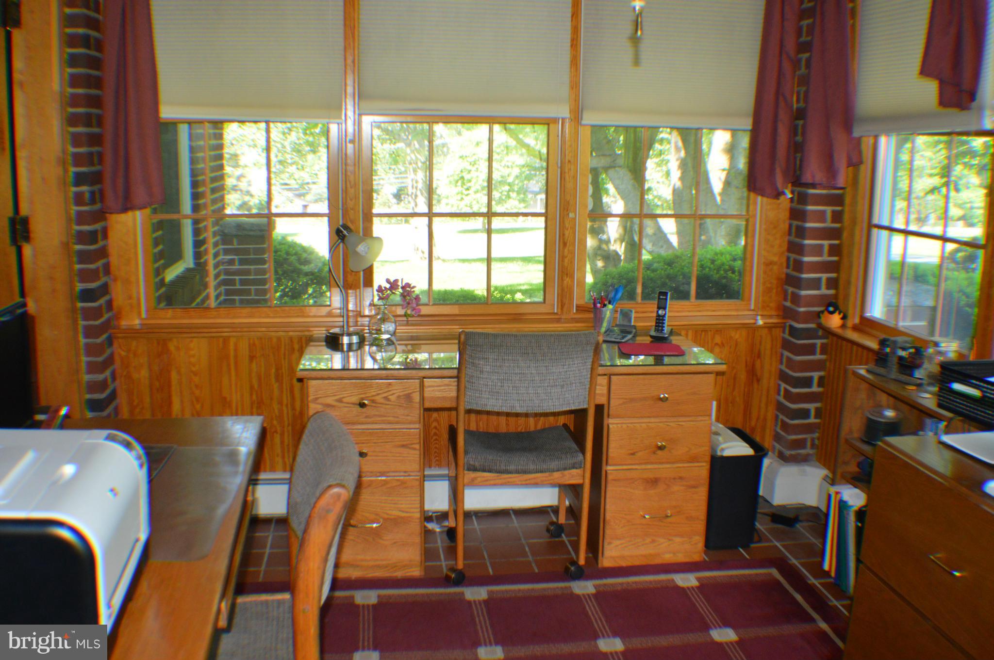 1611 South Rolling Road Baltimore, MD 21227 - Photo 25 of 30 LARGE SUNROOM