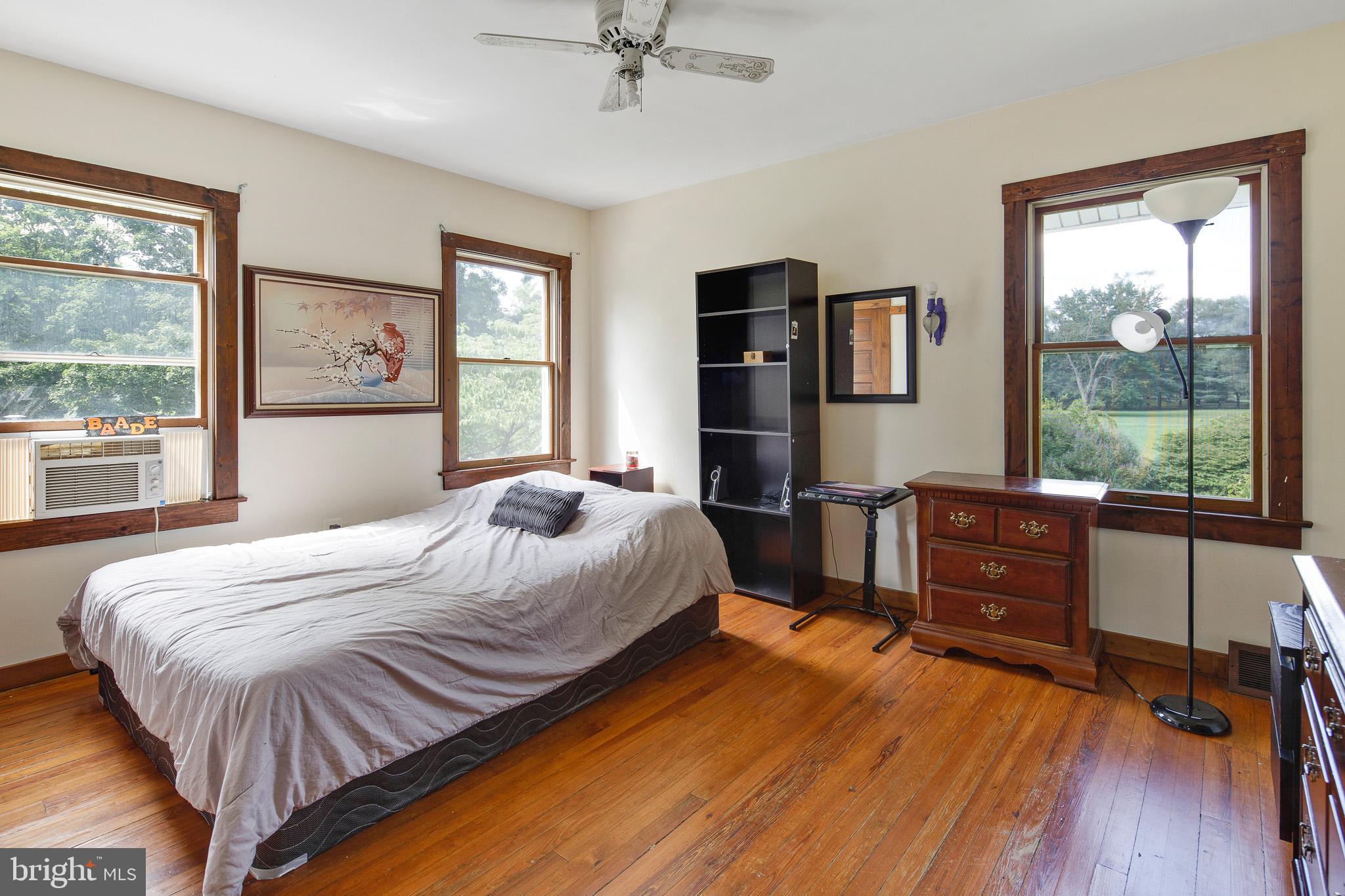 451 Jackson Road Sewell, NJ 08080 - Photo 17 of 35 3rd bedroom with tiles