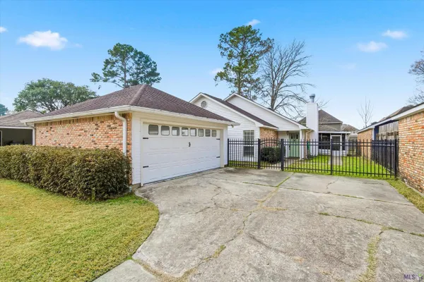 $235,000 | 1462 West Fairview Drive, Baton Rouge, LA 70816