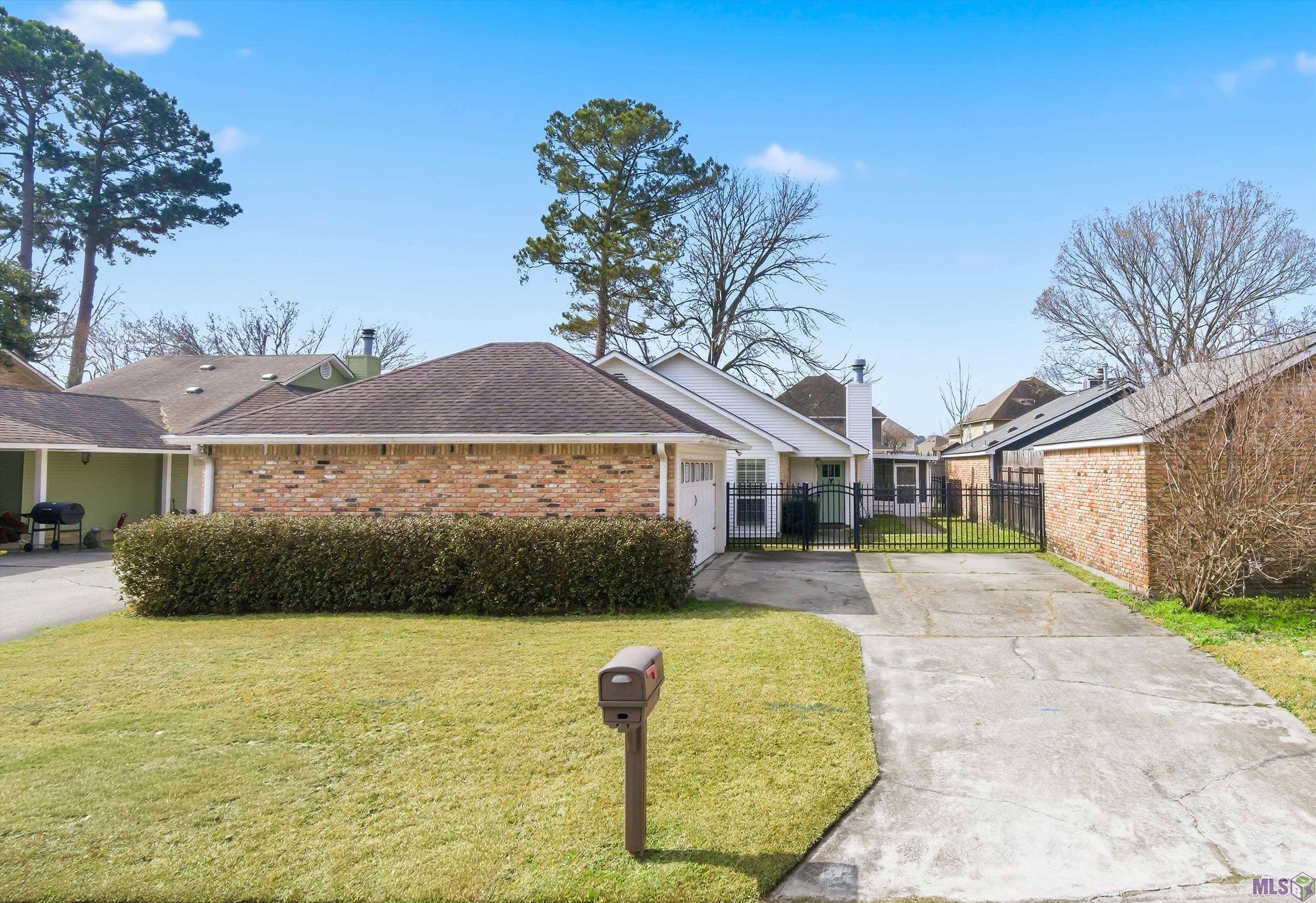 1462 West Fairview Drive Baton Rouge, LA 70816 - Photo 2 of 15