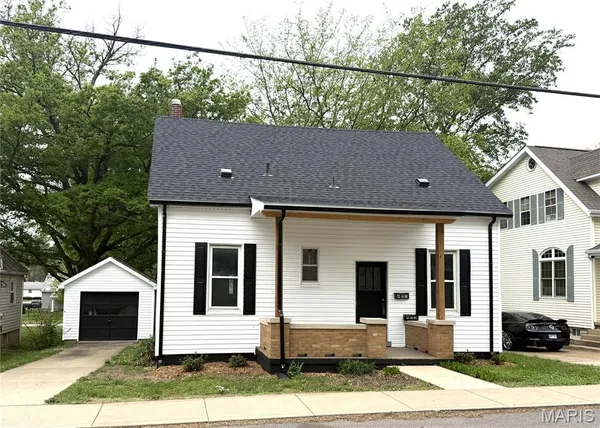 $259,000 | 403 South Market Street, Waterloo, IL 62298