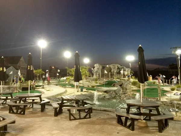a view of a water fountain in the city
