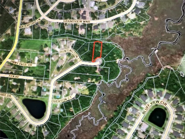 a view of yard with swimming pool