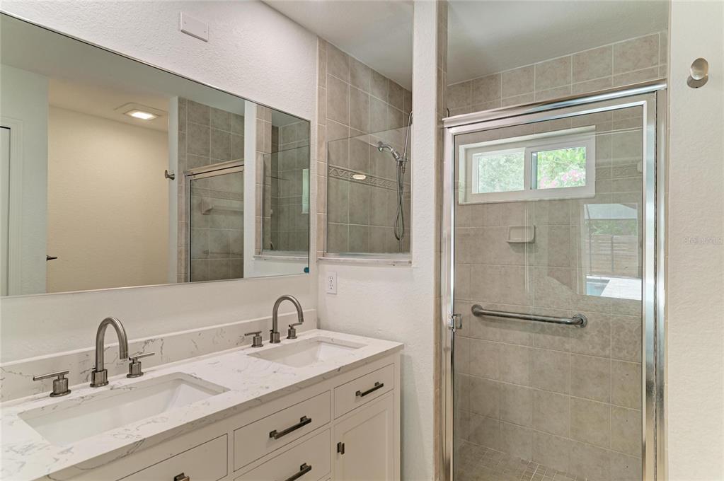 655 Missouri Road Venice, FL 34293 - Photo 13 of 27 Gallery Image 13
