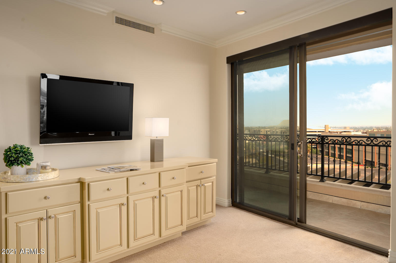 7181 East Camelback Road, Unit 804 Scottsdale, AZ 85251 - Photo 15 of 69 Master Balony