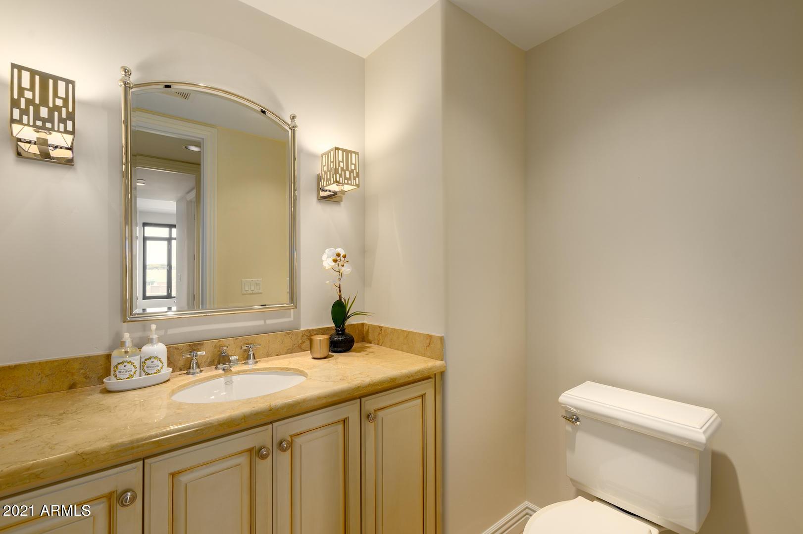 7181 East Camelback Road, Unit 804 Scottsdale, AZ 85251 - Photo 23 of 69 Powder room