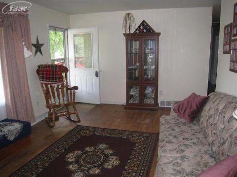 5176 East Carpenter Road Flint, MI 48506 - Photo 2 of 28 20153014-1.JPG