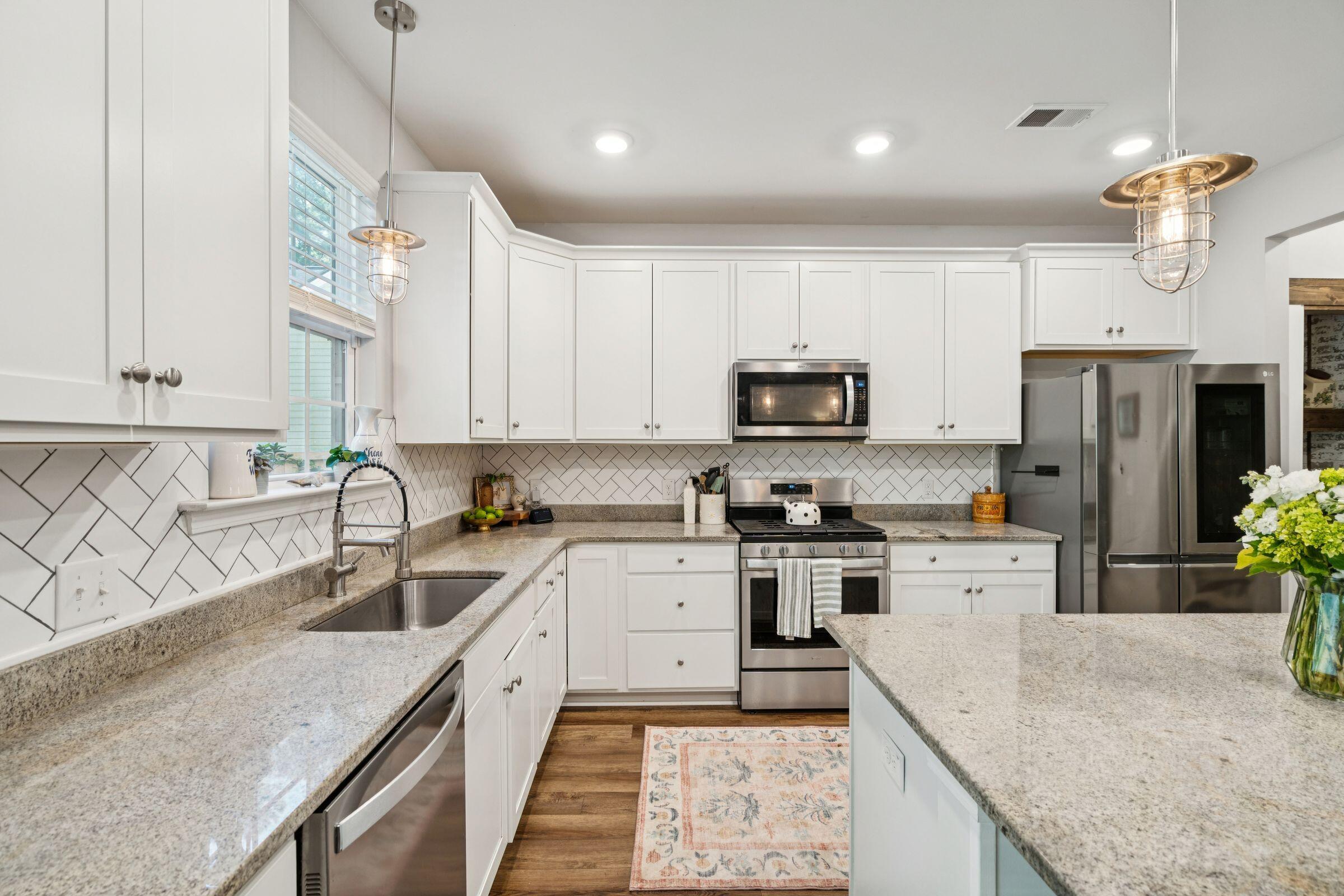 125 Caleb Court Ladson, SC 29456 - Photo 5 of 53 21_125CalebCt-KeenEyeMarketing-045