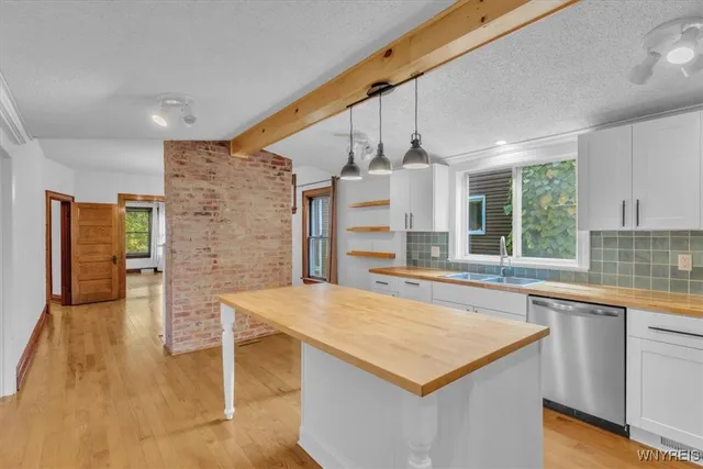 $1,600 | 260 Baynes Street, Buffalo, NY 14213