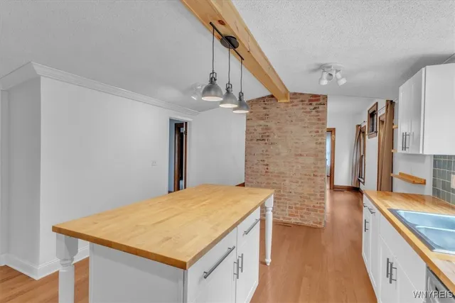 $1,600 | 260 Baynes Street, Buffalo, NY 14213