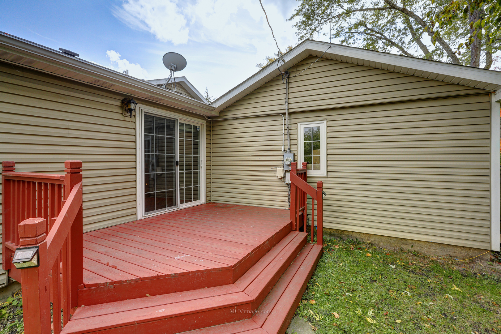 3 Manor Road Lake Zurich, IL 60047 - Photo 25 of 35 a balcony view with a seating space
