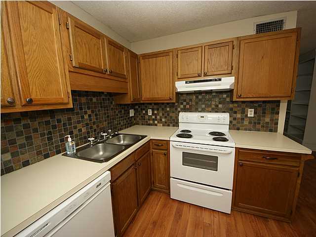 1391 Camp Road, Unit A Charleston, SC 29412 - Photo 7 of 19 Slate Backsplash!