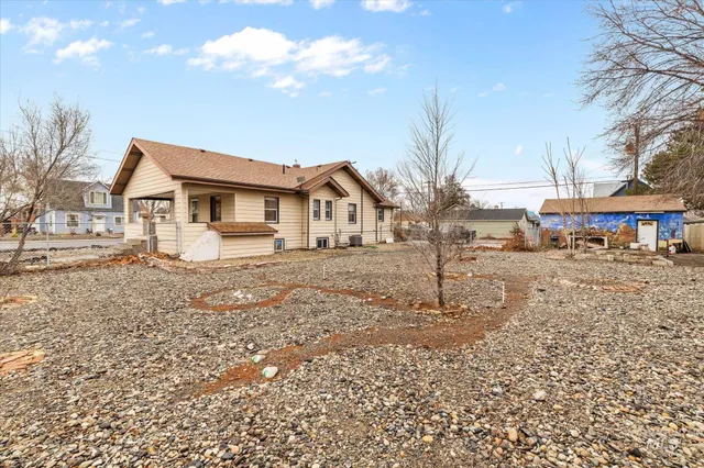 $310,000 | 8 East Arthur Avenue, Glenns Ferry, ID 83623